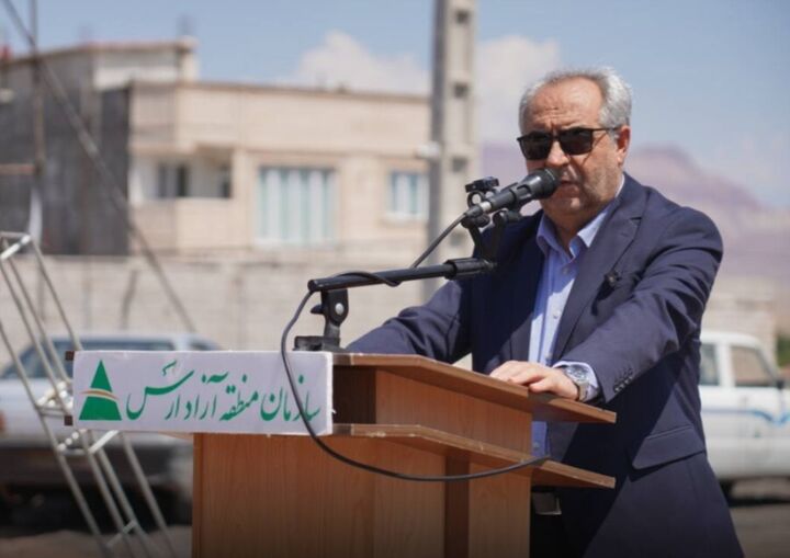 سیاست دولت، توسعه خدمات و حمایت از فعالان اقتصادی منطقه آزاد ارس است 