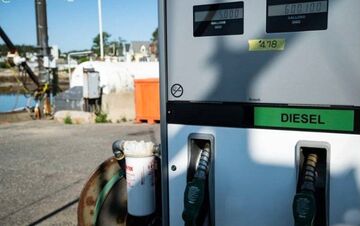 رکوردشکنی تاریخی گازوئیل در آمریکا در پی تشدید کمبود جهانی سوخت