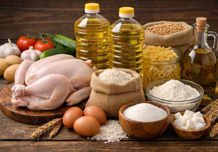 کالاهای اساسی تا پایان سال تامین است