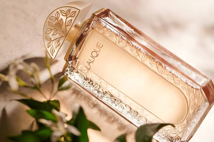 بهترین عطرهای لالیک بازار؛ معرفی ۱۰ عطر محبوب زنانه و مردانه Lalique