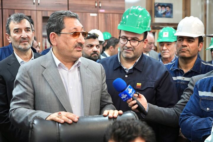 فولاد خوزستان یک ثروت ملی است؛ باید از این سرمایه ارزشمند صیانت و حمایت کنیم