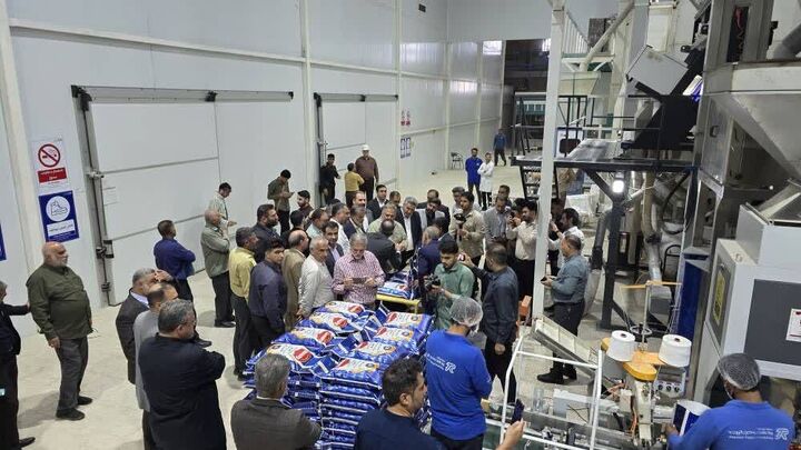 بازدید اعضای کمیسیون اقتصادی مجلس شورای اسلامی از طرح‌های اقتصادی دزفول