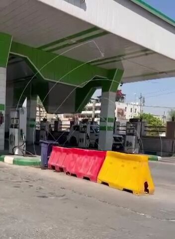 تعطیلی پمپبنزینهای بغداد به دلیل کمبود سوخت تعطیلی پمپبنزینهای بغداد به دلیل کمبود سوخت
