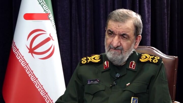 سرلشکر رضایی: برای اولین بار موشک خاص و ضدناوشکن ایرانی آزمایش شد