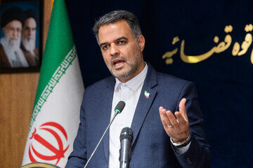 تعداد زیادی از تراستی‌ها کارشان را درست انجام داده‌اند و فقط برخی از آن‌ها تخلف انجام داده