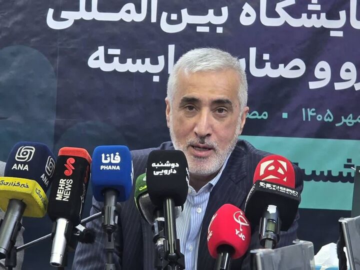 کاهش ۹۰۰ میلیونی ارز ترجیحی دارو؛ دلیل گرانی| برگزاری نشست سفرای عضو بریکس در ایران فارما