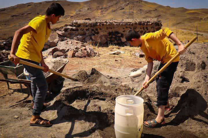 رنگ امید نوجهادان بر دیوار کلاسها؛ وقتی تابستان میدان تربیت و خدمت میشود