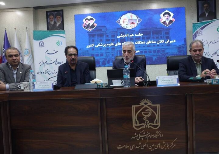 معاون وزیر بهداشت: آماده همکاری با شرکت‌های معتبر برای واردات دارو هستیم