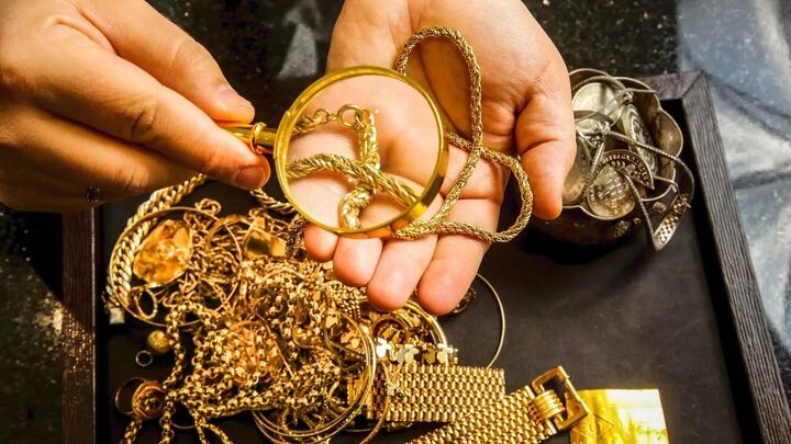 بازگرداندن ۲۳۴.۵ گرم طلا به ارزش ۶۰ میلیارد ریال در تبریز