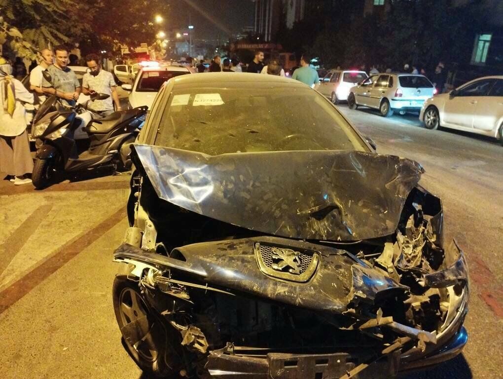 چرا فروش نقدی خودرو تصادفی چالش برانگیز است؟