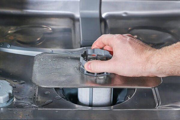 ماشین ظرفشویی ظرفها رو کثیف میشوره