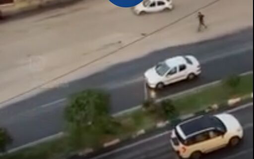 تصاویری عجیب از کرج؛ سیلاب ماشین‌ها را با خود برد