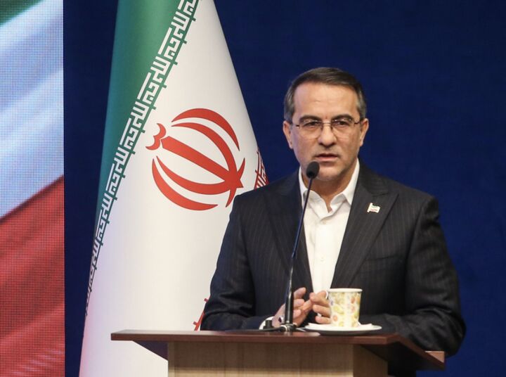 فرهنگ خدمتگزاری در دستگاه‌های اجرایی نهادینه شود| برگزاری آزمون‌های تبدیل وضعیت استخدامی