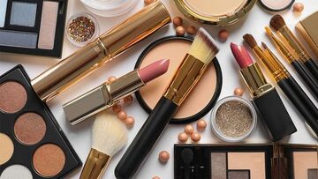 واردات مواد اولیه از مسیر کولبری و ملوانی| واردات محصولات آرایشی همچنان ممنوع است